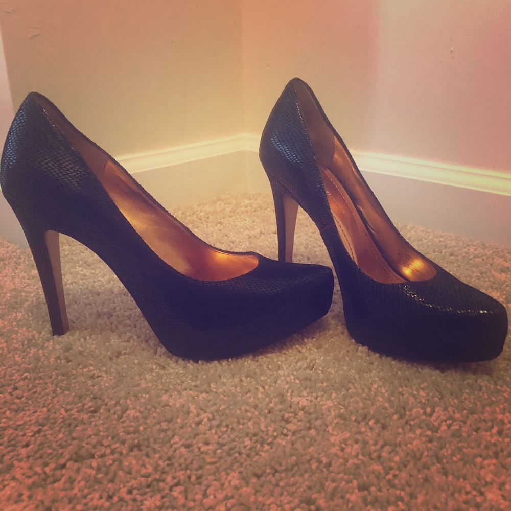 BCBG pumps
